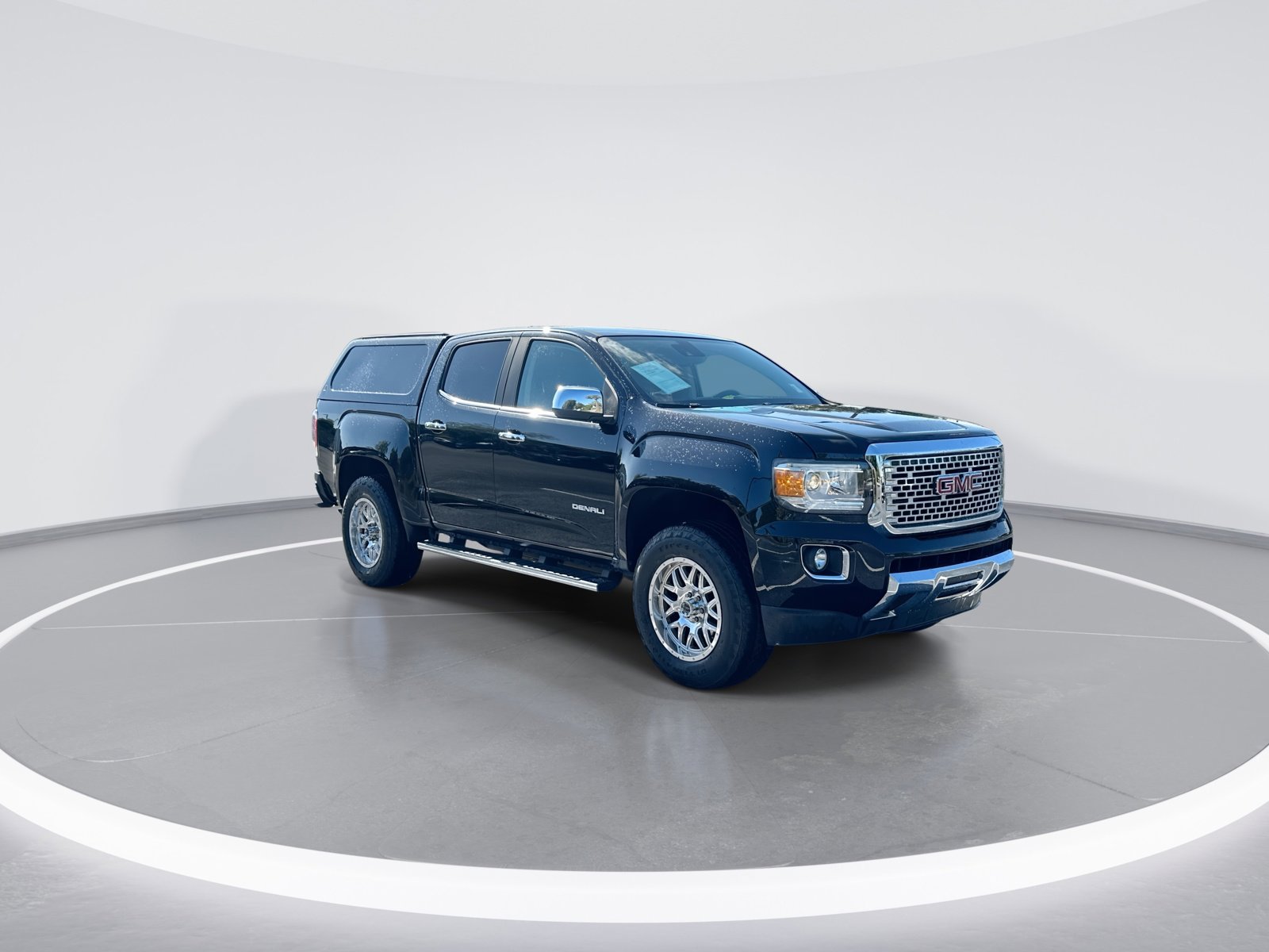Used 2017 GMC Canyon Denali AWD/4WD image 2