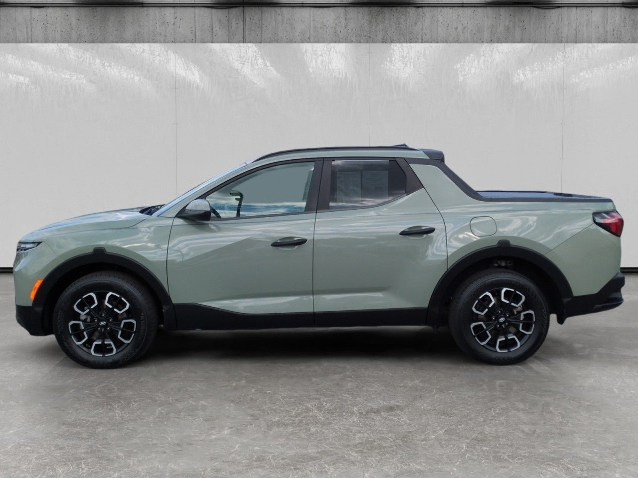 Used 2022 Hyundai Santa Cruz SEL w/ Activity Package FWD image 4