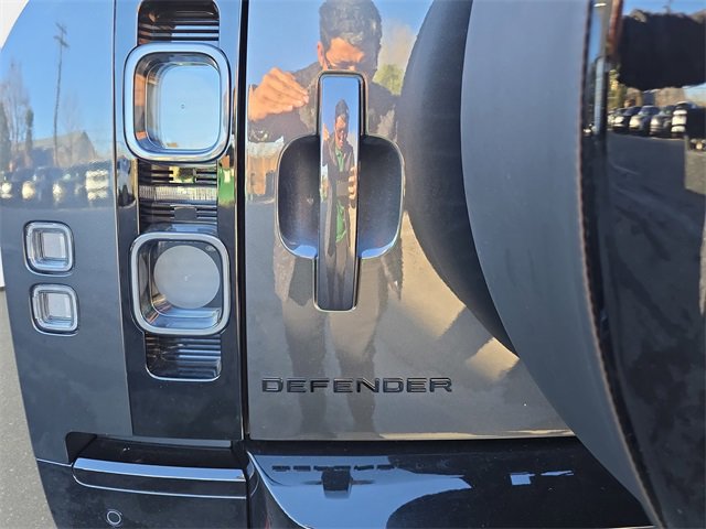 New 2025 Land Rover Defender 110 V8 image 20