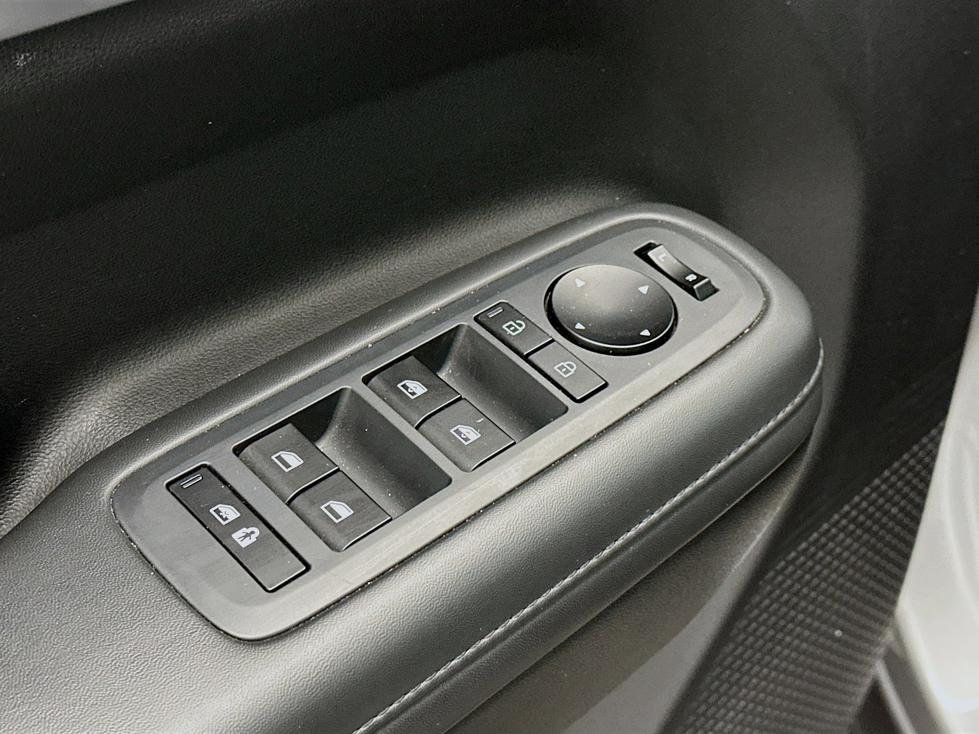 Used 2025 Hyundai Santa Fe SEL image 15