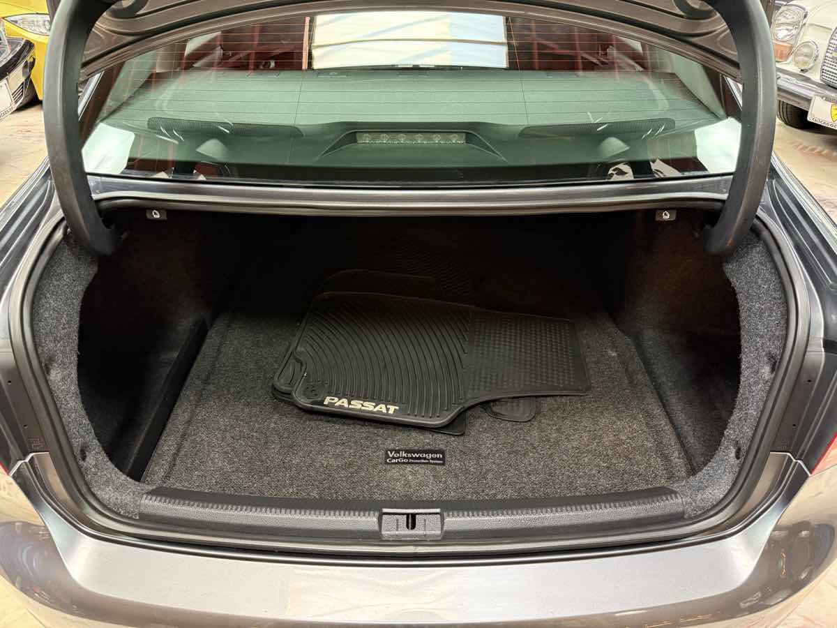 Used 2013 Volkswagen Passat 2.5 SE FWD image 31