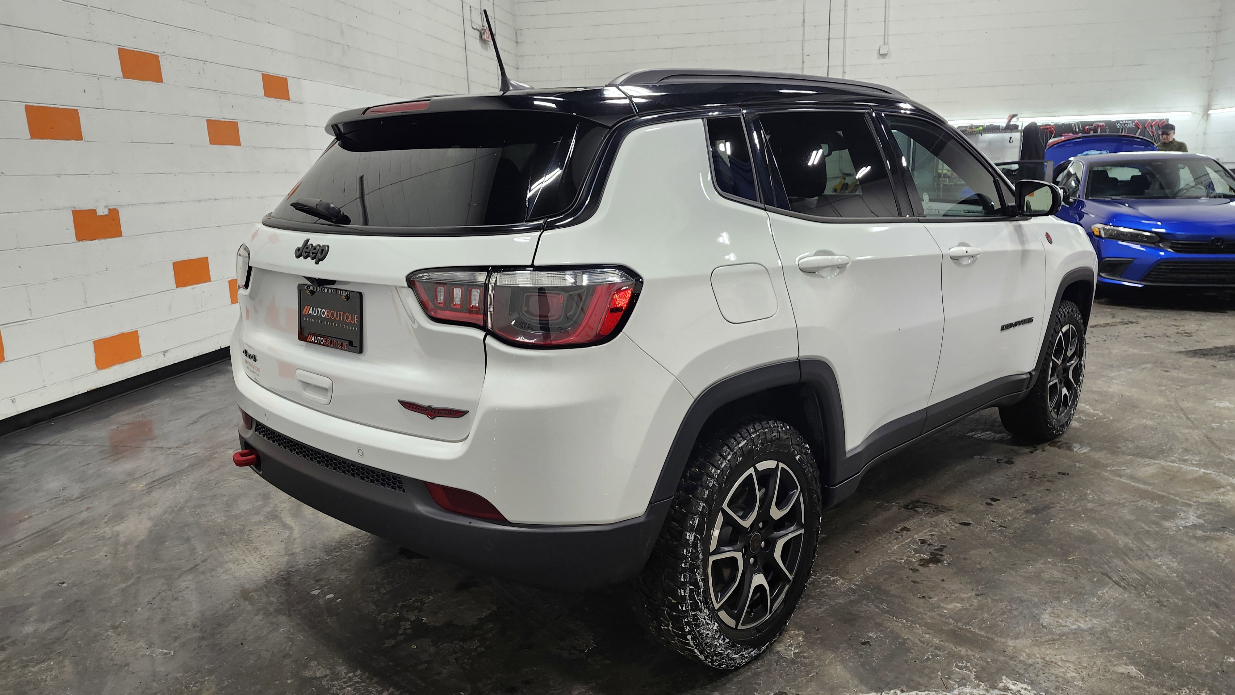 Used 2025 Jeep Compass Trailhawk image 18