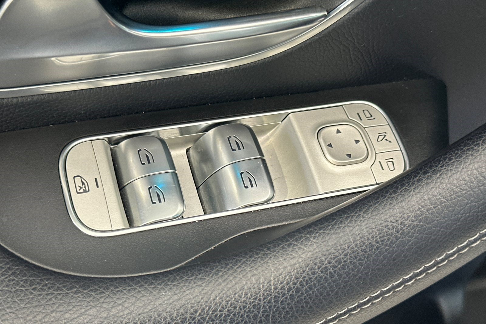 Used 2021 Mercedes-Benz GLE 350 4MATIC image 13