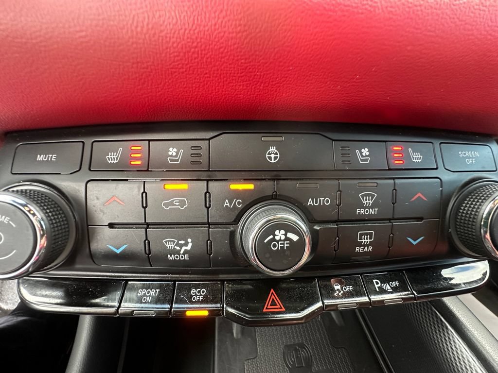 Certified 2022 Dodge Durango R/T w/ Blacktop Package AWD/4WD image 24