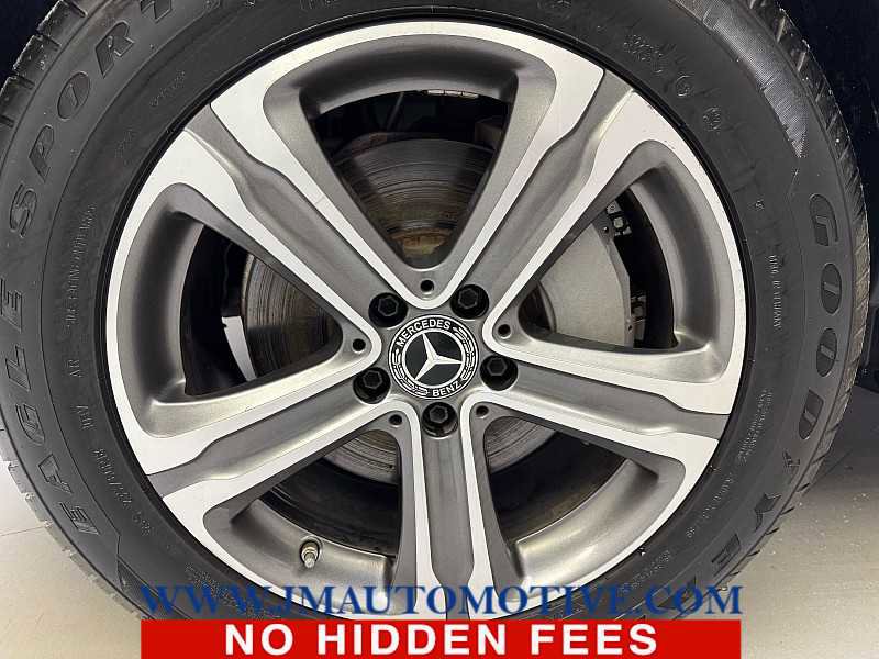 Used 2019 Mercedes-Benz GLC 300 4MATIC image 9