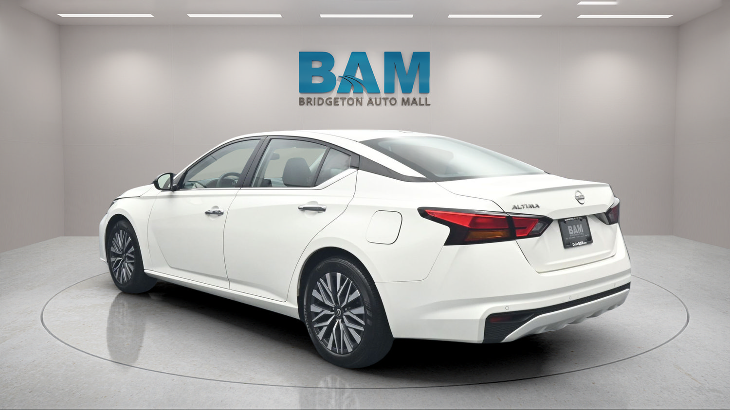 Used 2025 Nissan Altima 2.5 SV FWD image 4