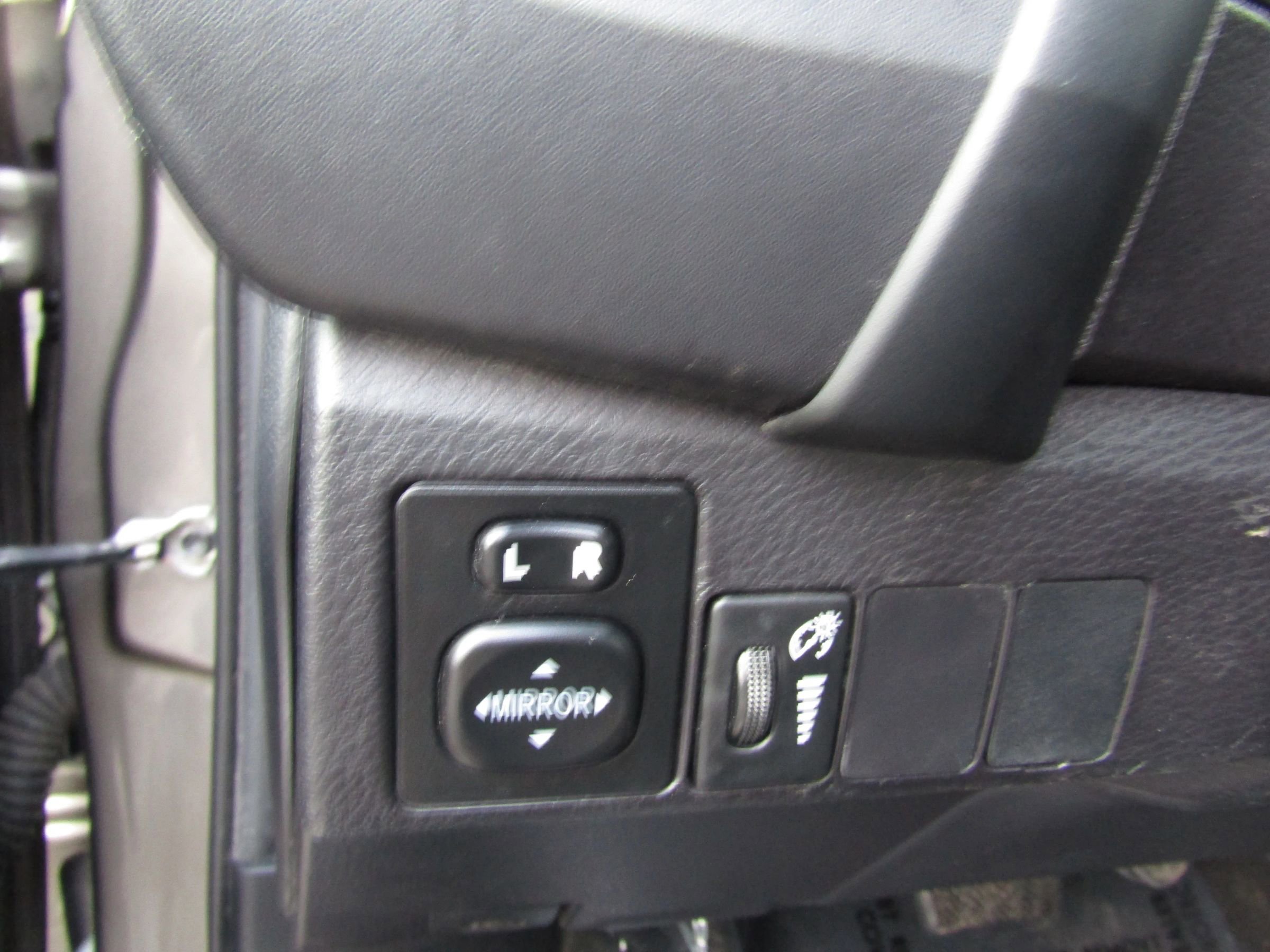 Used 2017 Toyota Corolla LE w/ Carpet Mat Package (TMS) image 15