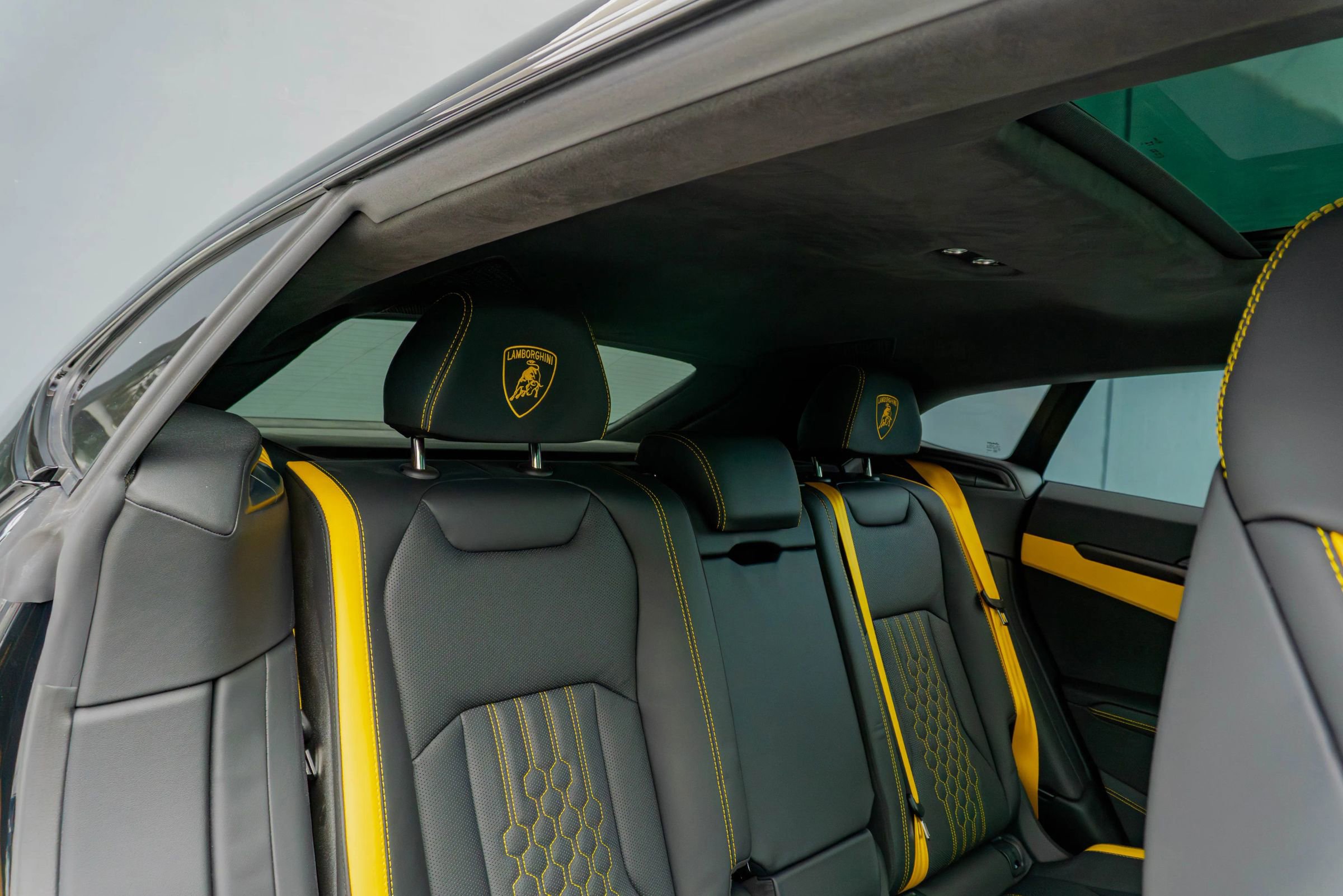 Used 2025 Lamborghini Urus SE image 15