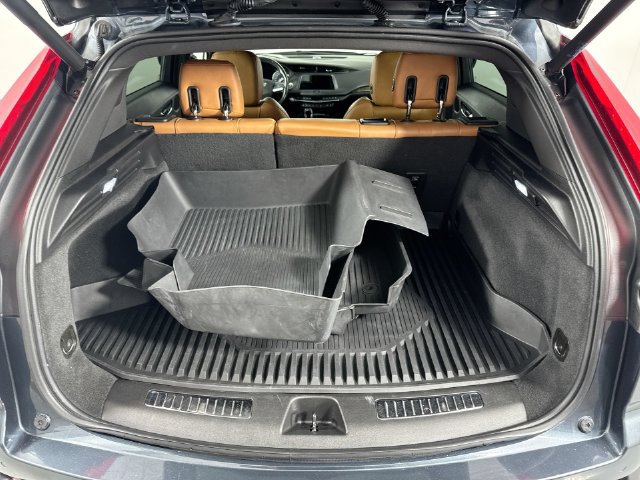 Used 2020 Cadillac XT4 Premium Luxury w/ Sun And Sound Package AWD/4WD image 33