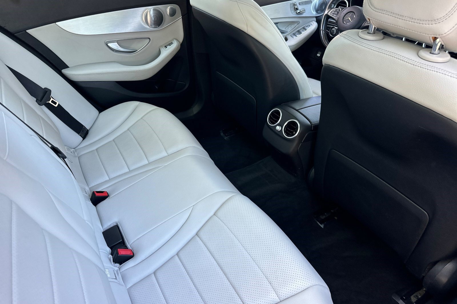 Used 2016 Mercedes-Benz C 300 Sedan image 32