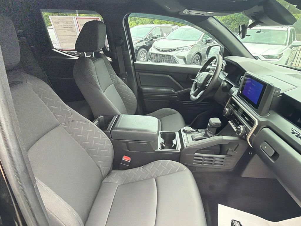 Certified 2024 Toyota Tacoma SR AWD/4WD image 22
