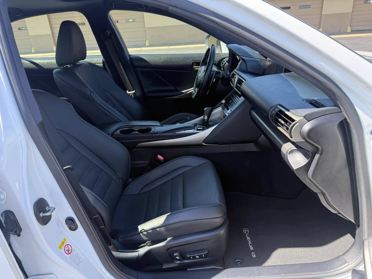 Used 2017 Lexus IS 350 F Sport w/ F Sport Package RWD image 21
