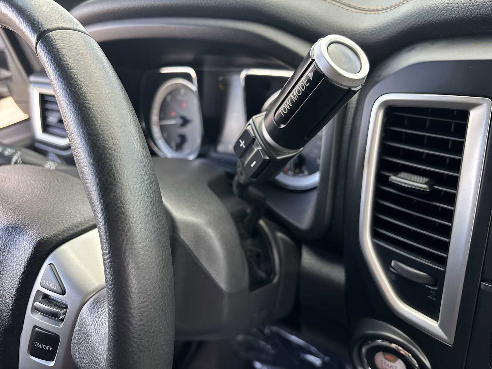 Used 2019 Nissan Titan SL w/ Midnight Edition image 20