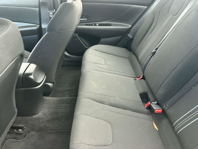 Used 2021 Hyundai Elantra SEL FWD image 13