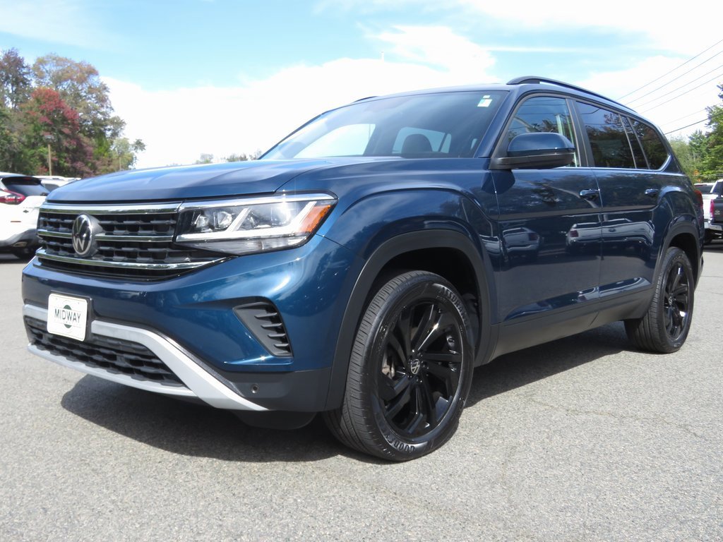 Used 2022 Volkswagen Atlas SE w/ Black Wheel Package image 2