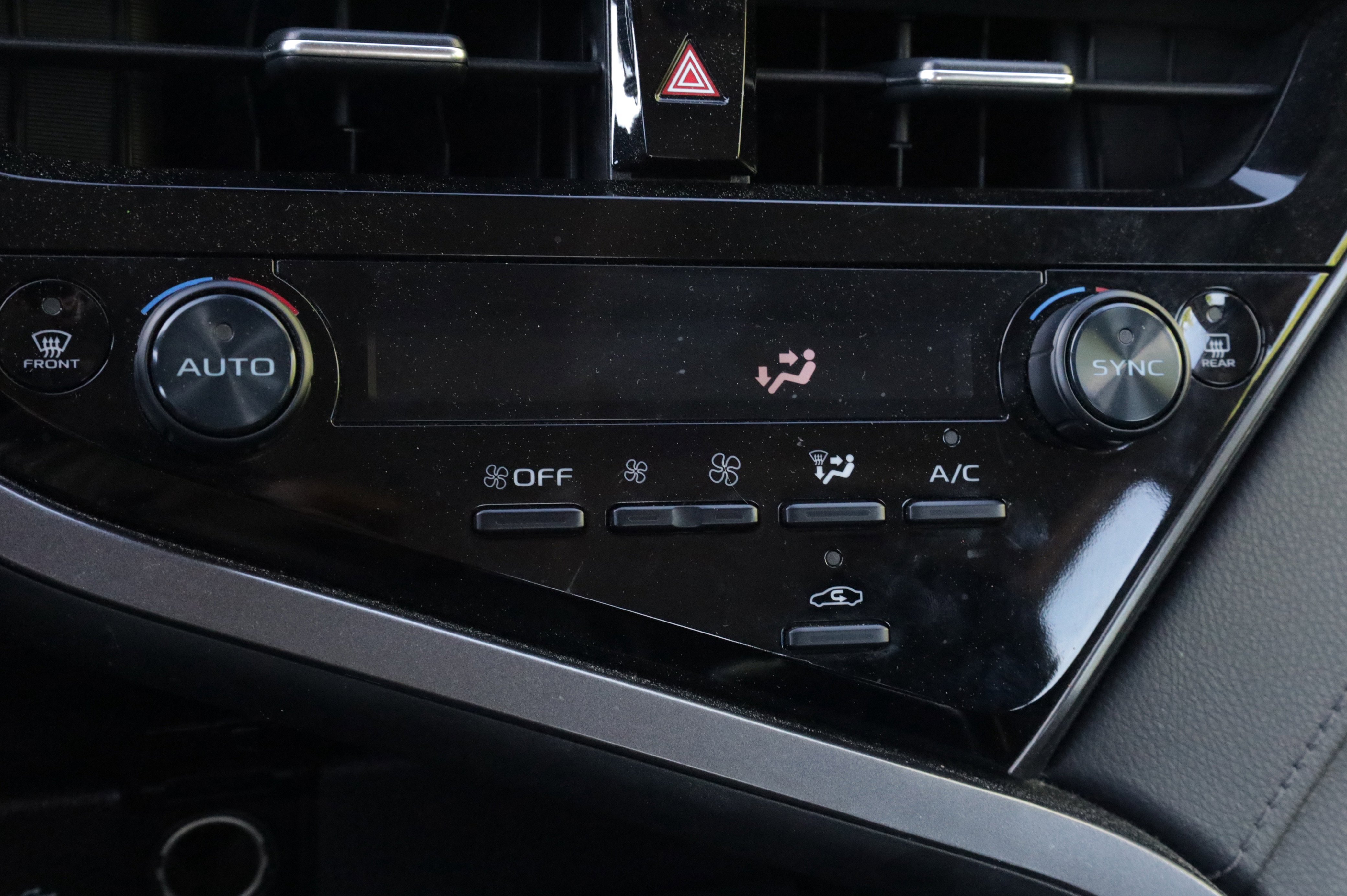 Used 2024 Toyota Camry LE FWD image 10