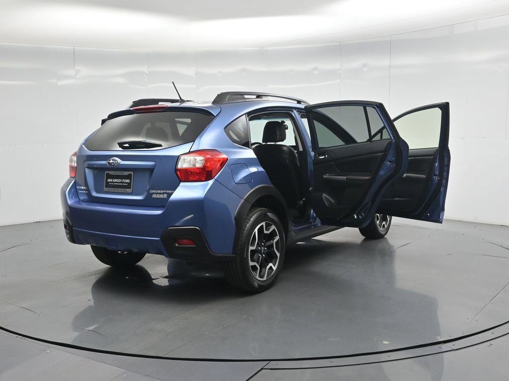 Used 2017 Subaru Crosstrek 2.0i Premium image 4
