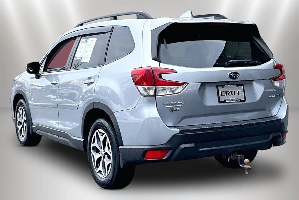 Used 2020 Subaru Forester Premium image 4