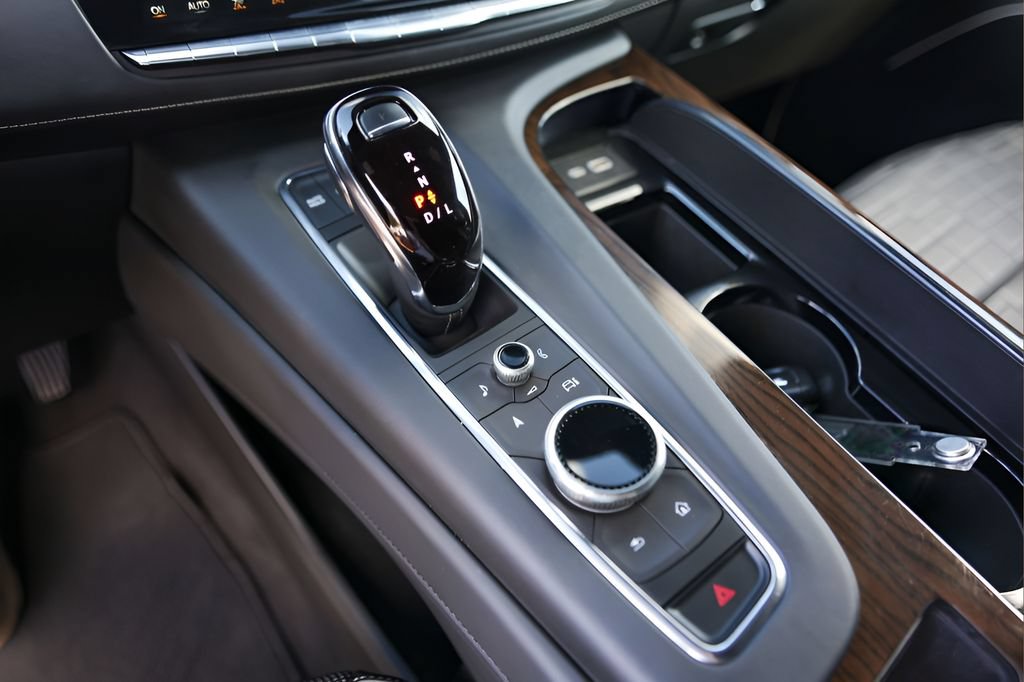 Certified 2024 Cadillac Escalade Sport Platinum AWD/4WD image 19