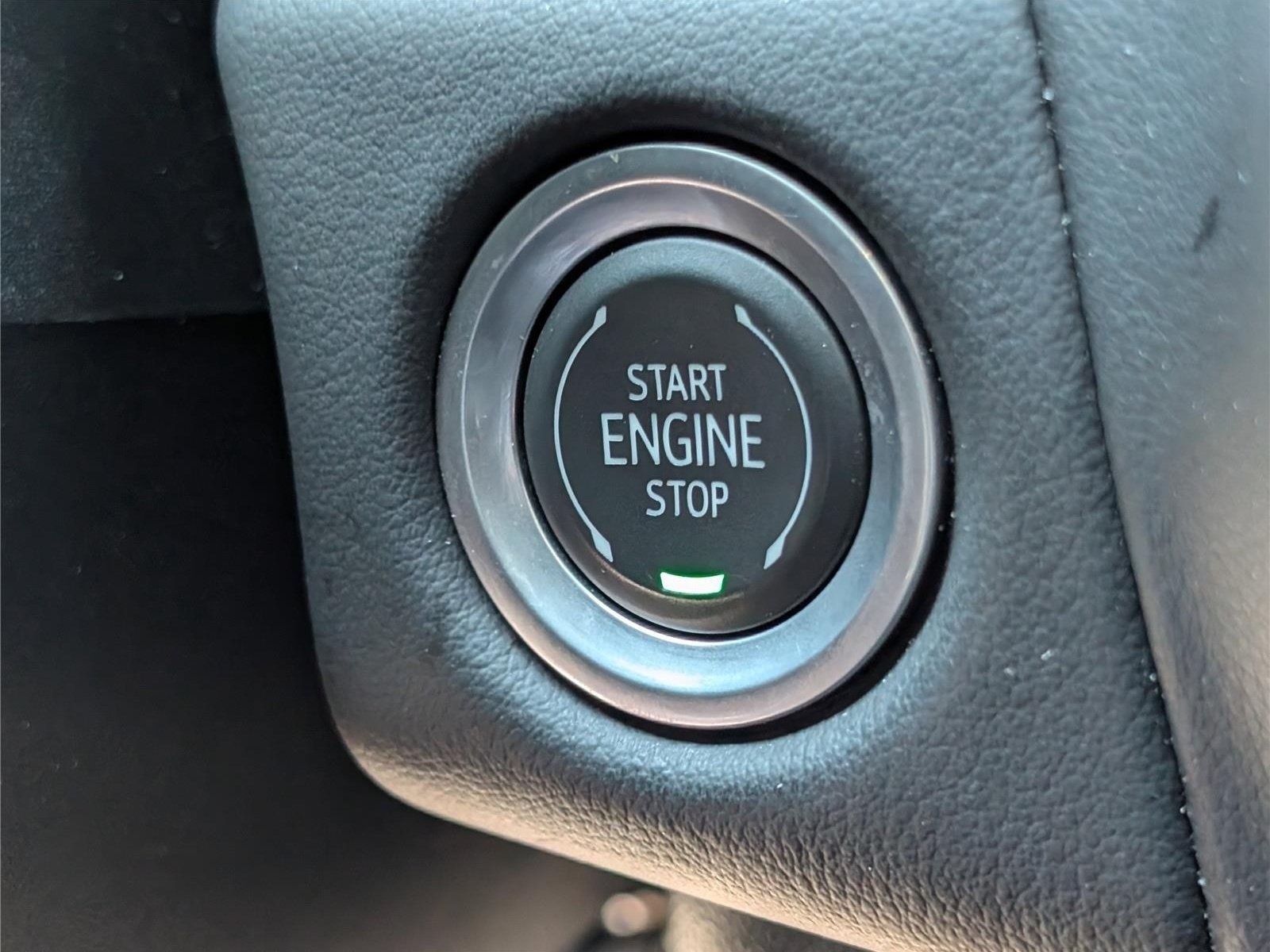 Used 2024 Chevrolet Tahoe Premier w/ Advanced Technology Package AWD/4WD image 31