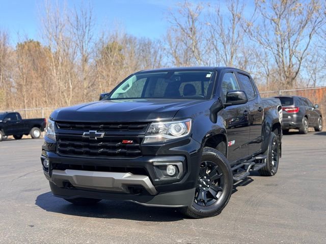 Used 2022 Chevrolet Colorado Z71 w/ Z71 Midnight Edition image 2