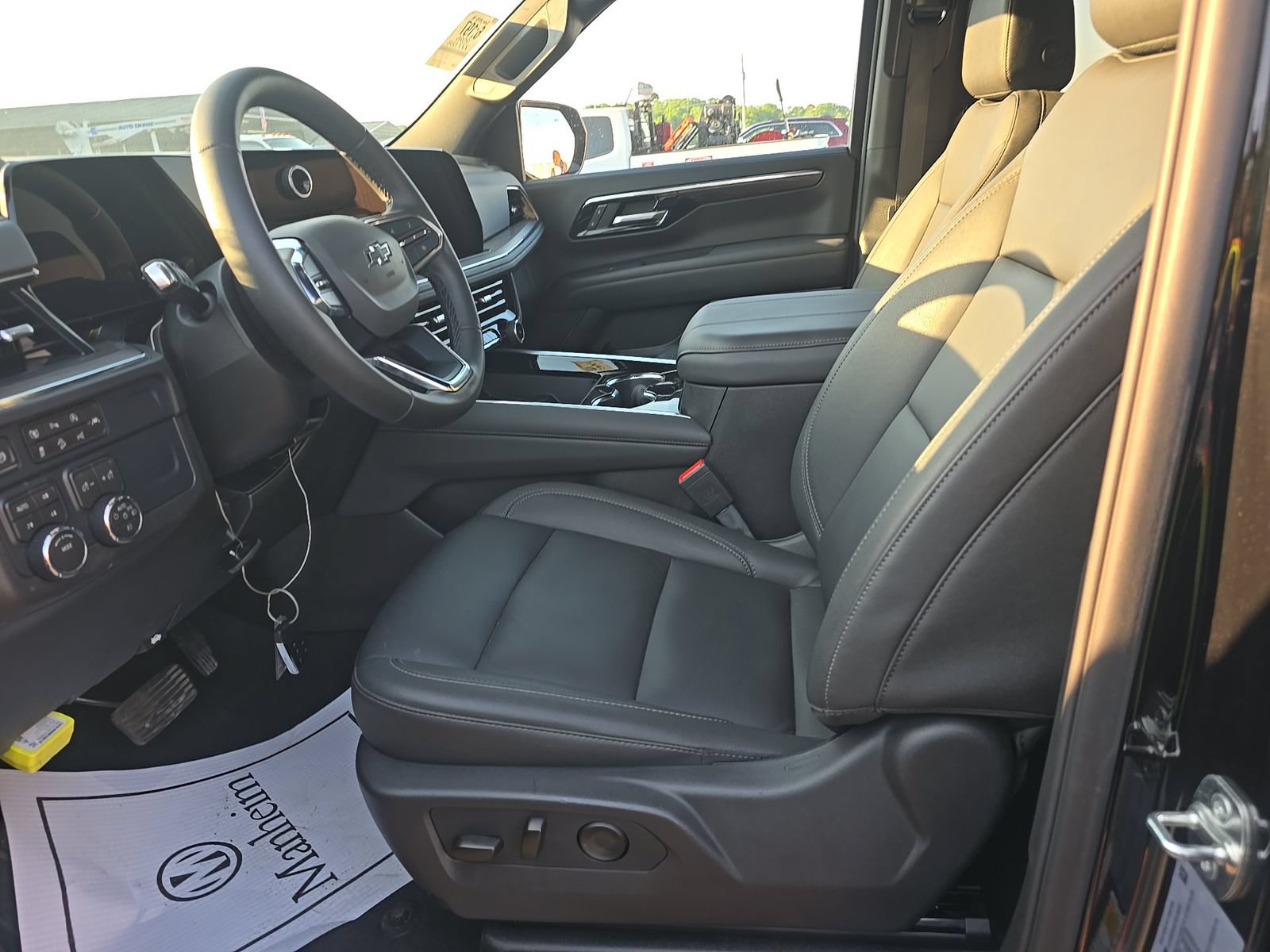 Used 2026 Chevrolet Tahoe Z71 AWD/4WD image 7