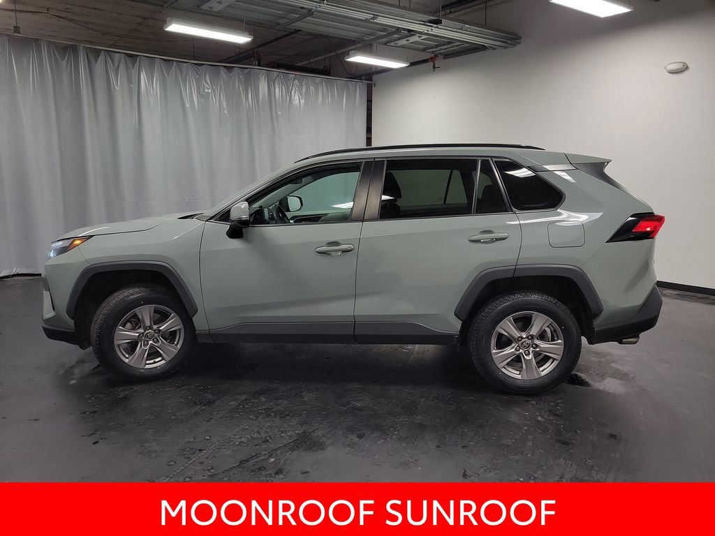 Used 2022 Toyota RAV4 XLE w/ Convenience Package image 5