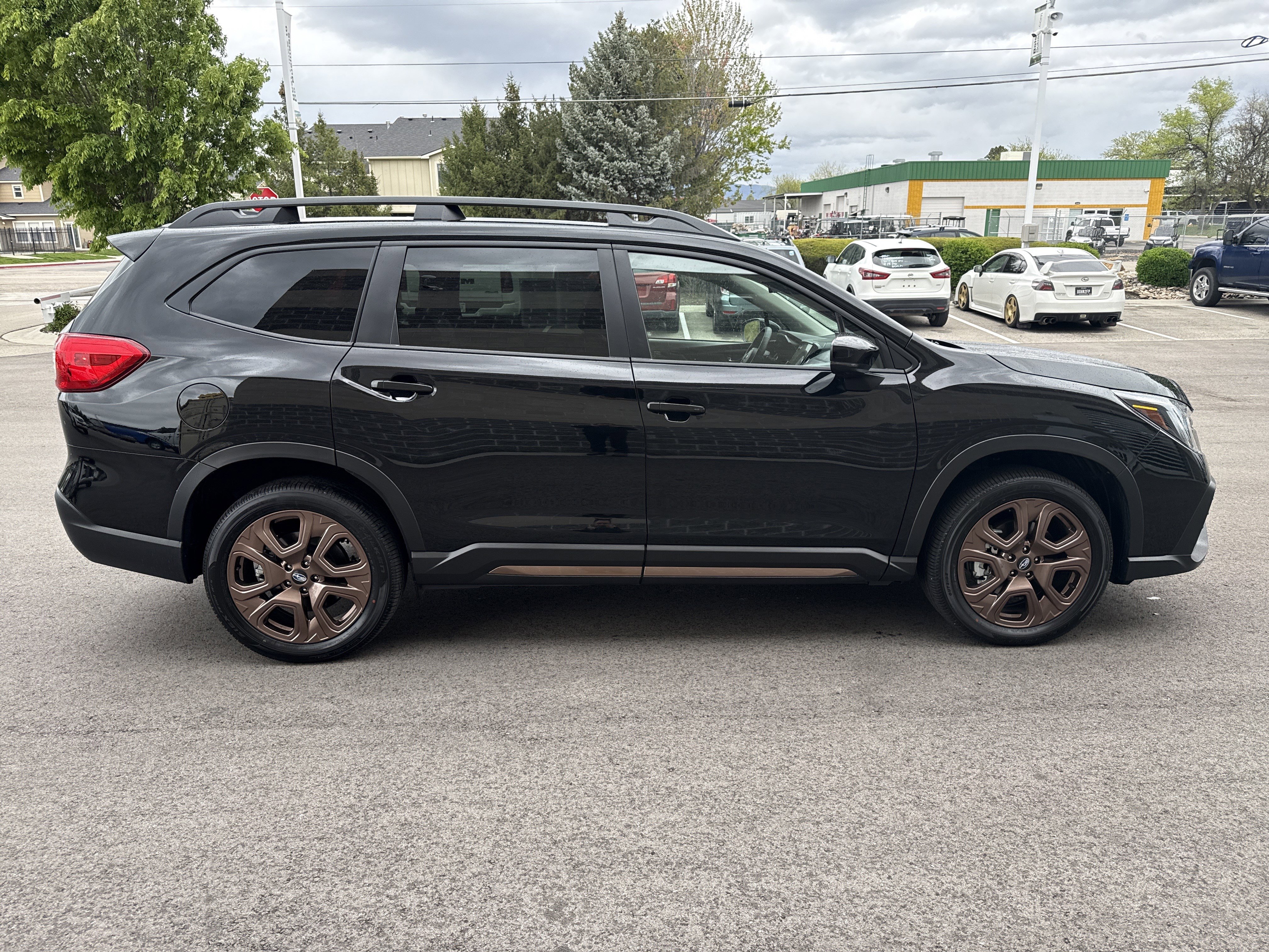 Used 2025 Subaru Ascent Bronze Edition image 7