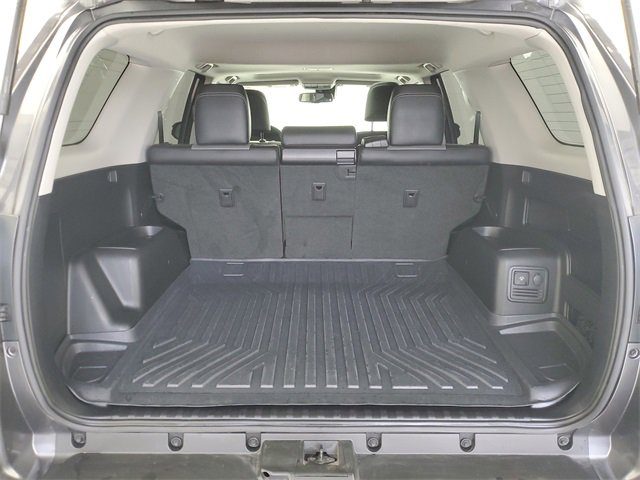 Used 2022 Toyota 4Runner SR5 Premium image 9
