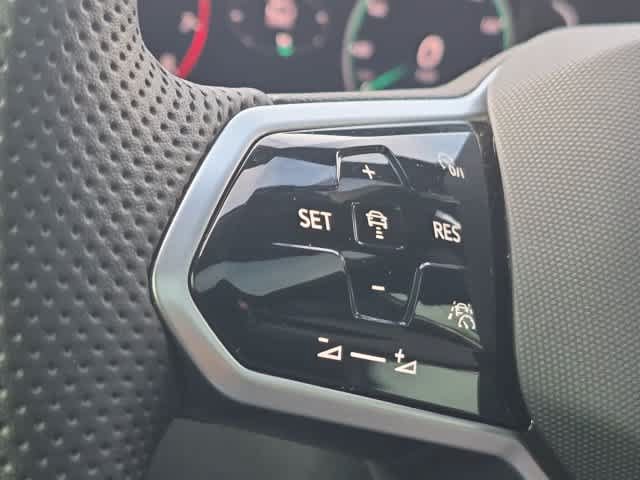 Used 2025 Volkswagen Jetta GLI Autobahn FWD image 23
