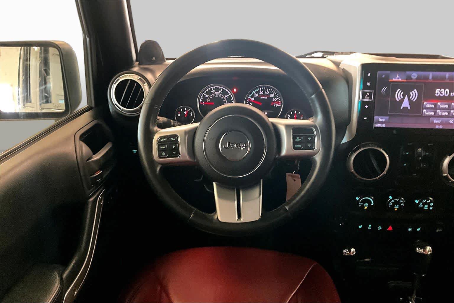Used 2013 Jeep Wrangler Unlimited Rubicon AWD/4WD image 15