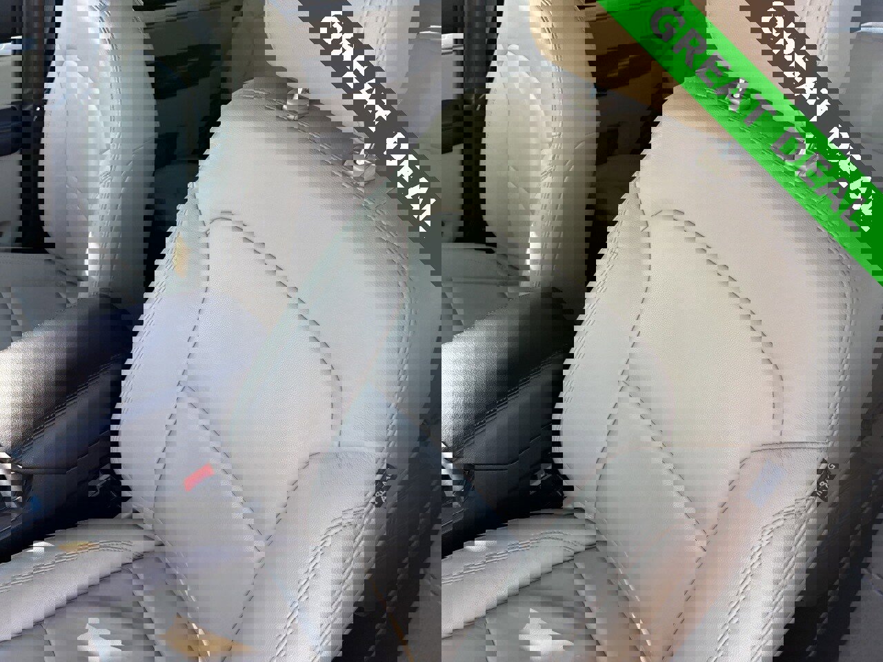 Used 2017 Ford Explorer XLT w/ Equipment Group 202A image 30