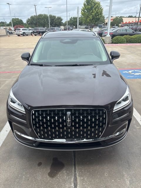 Used 2023 Lincoln Corsair Reserve AWD/4WD image 2