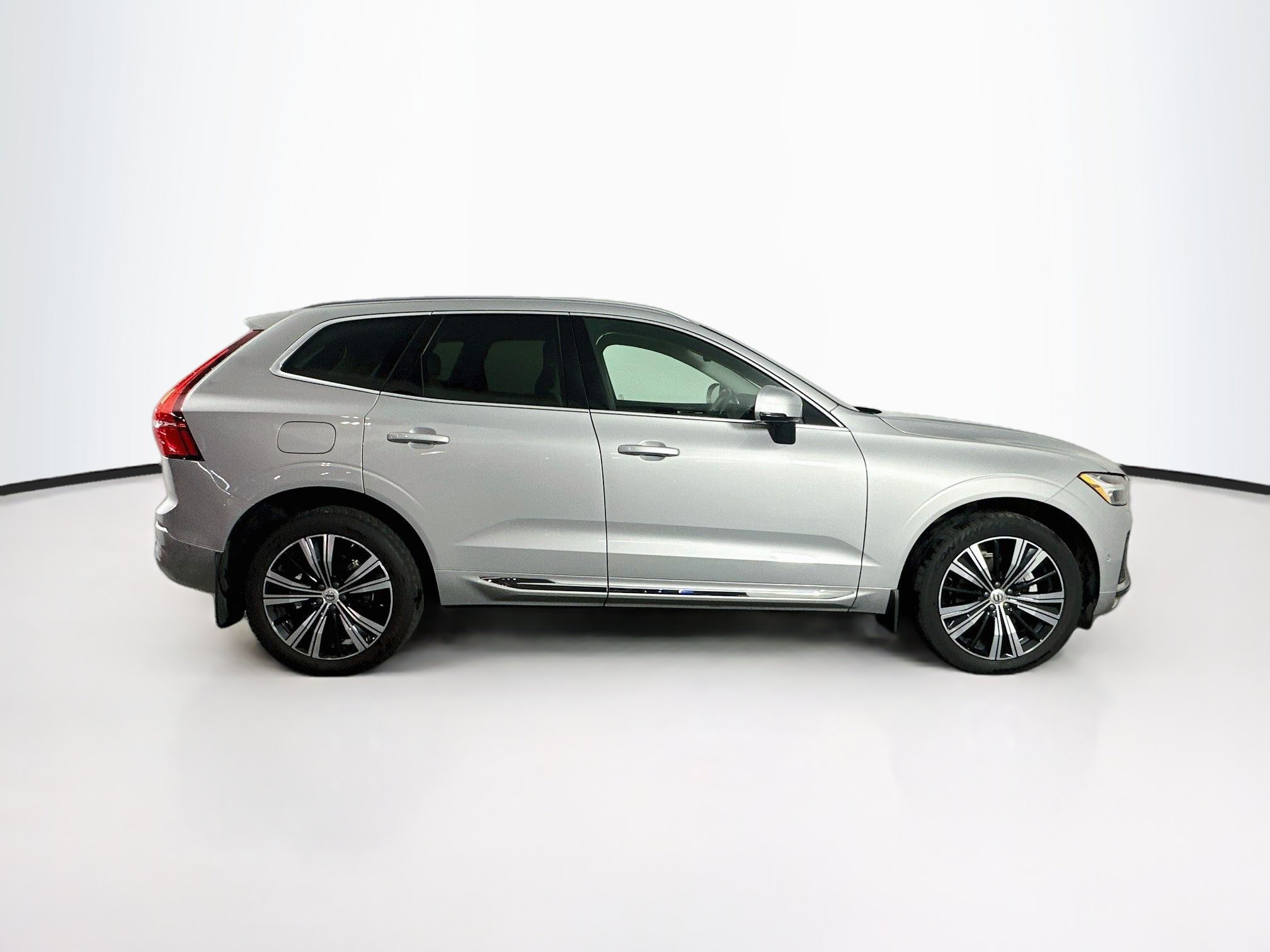 Used 2022 Volvo XC60 B5 Inscription w/ Advanced Package FWD image 10