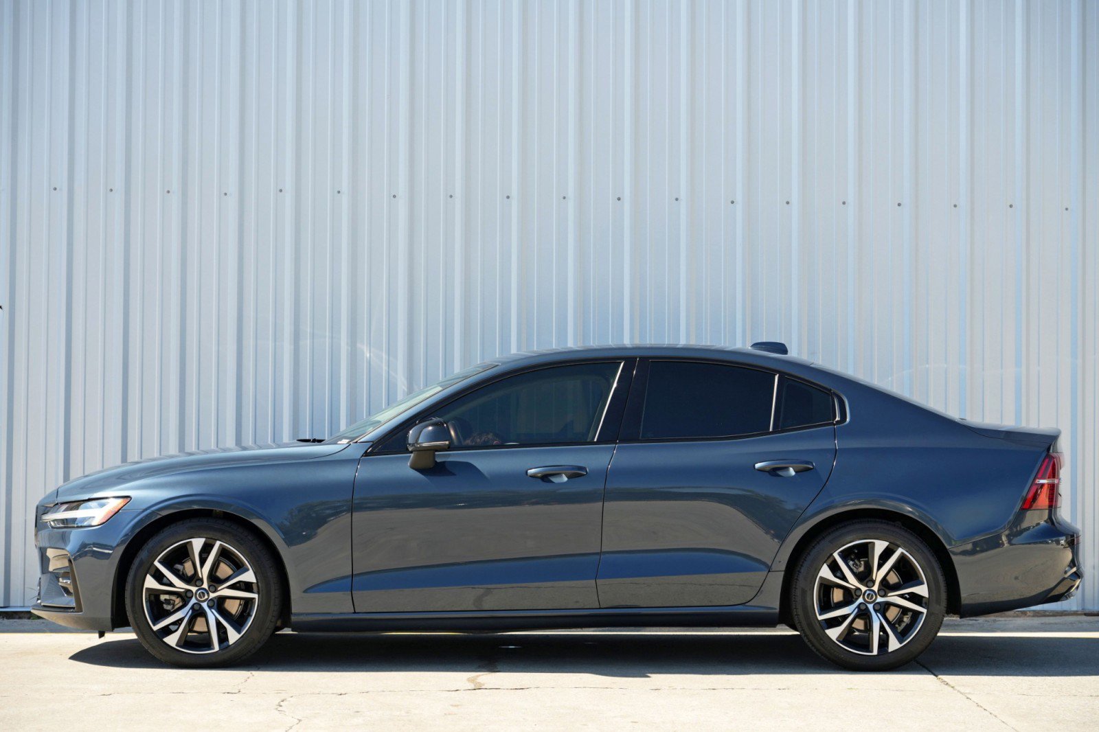 Used 2024 Volvo S60 B5 Core image 7