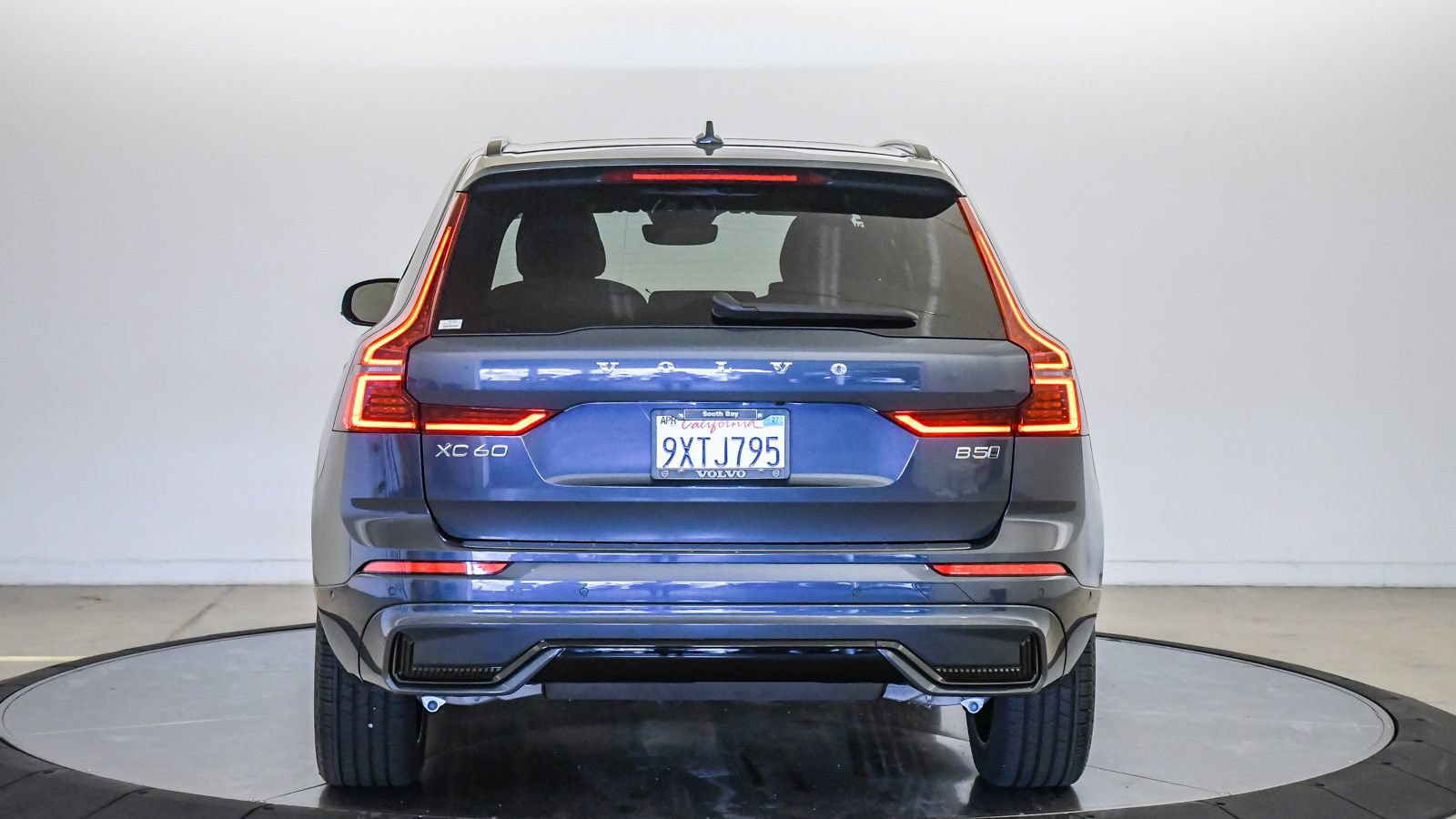 Certified 2026 Volvo XC60 B5 Plus w/ Protection Package Premier AWD/4WD image 3