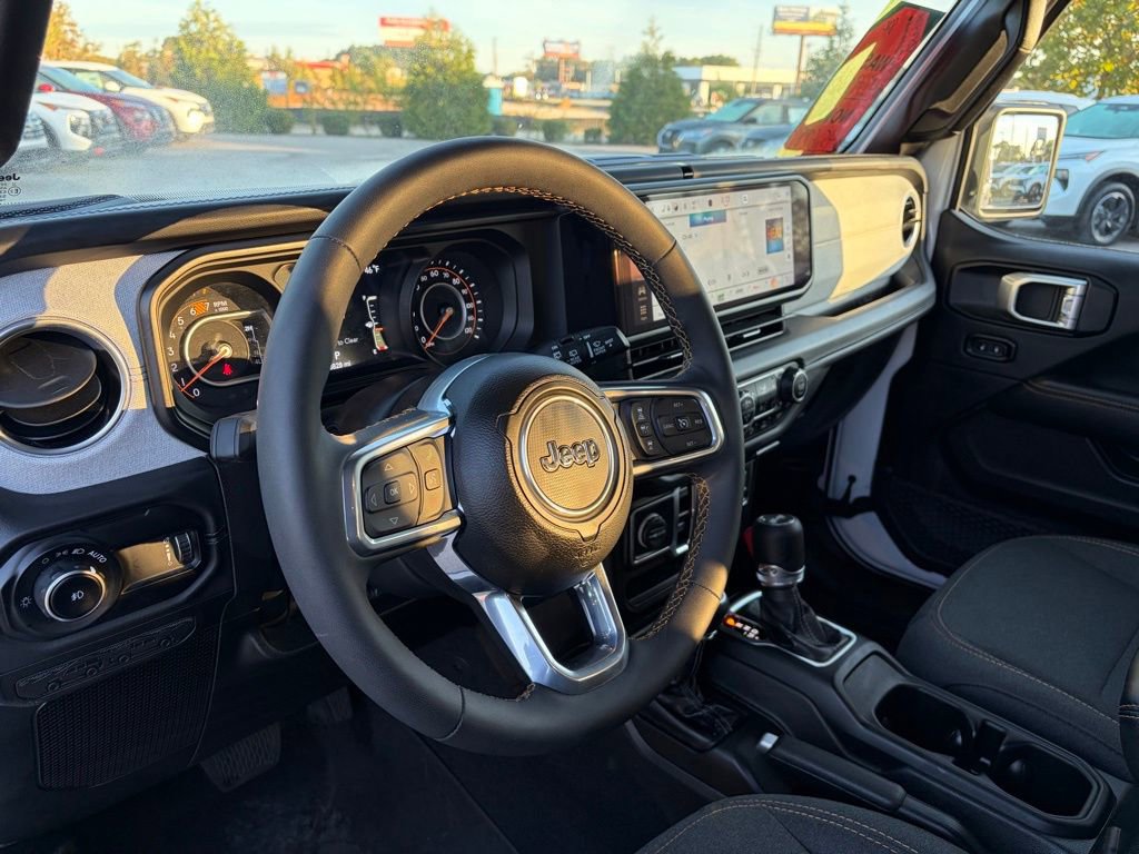 Used 2025 Jeep Wrangler Sahara w/ Safety Group image 13