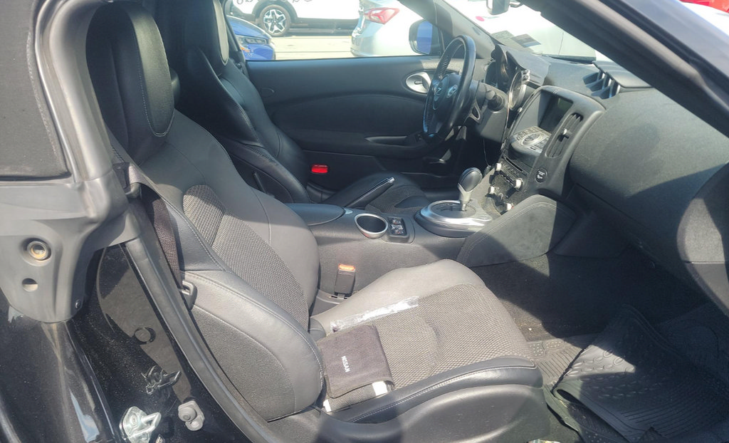 Used 2019 Nissan 370Z Touring RWD image 12