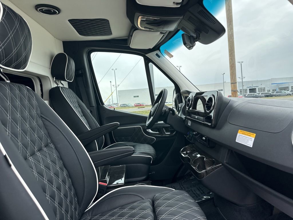 Used 2023 Mercedes-Benz Sprinter 3500 image 46