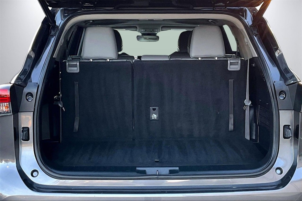 Used 2022 Toyota Highlander XLE image 26