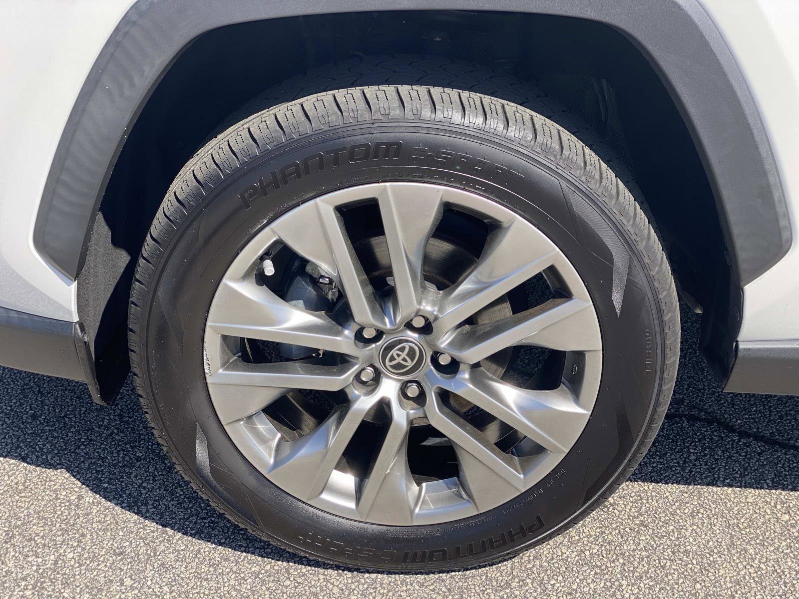 Used 2023 Toyota RAV4 XLE Premium image 14