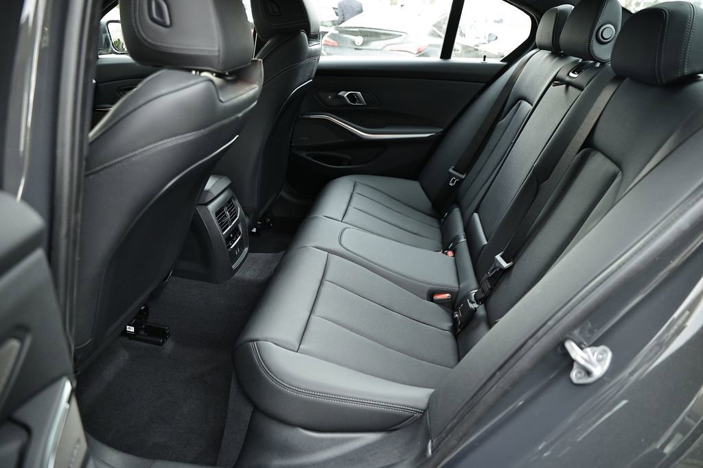 New 2026 BMW 330i Sedan w/ Premium Package image 28