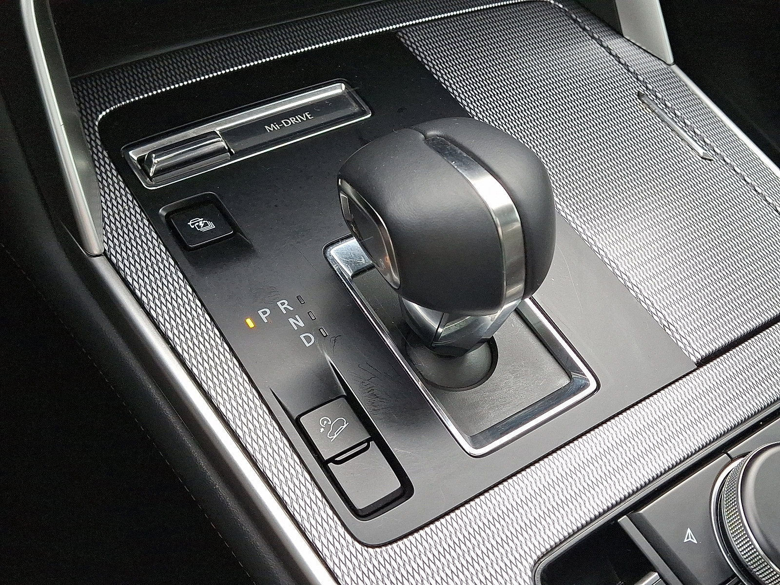 Certified 2024 MAZDA CX-90 Plug-In Hybrid w/ Premium Pkg image 17