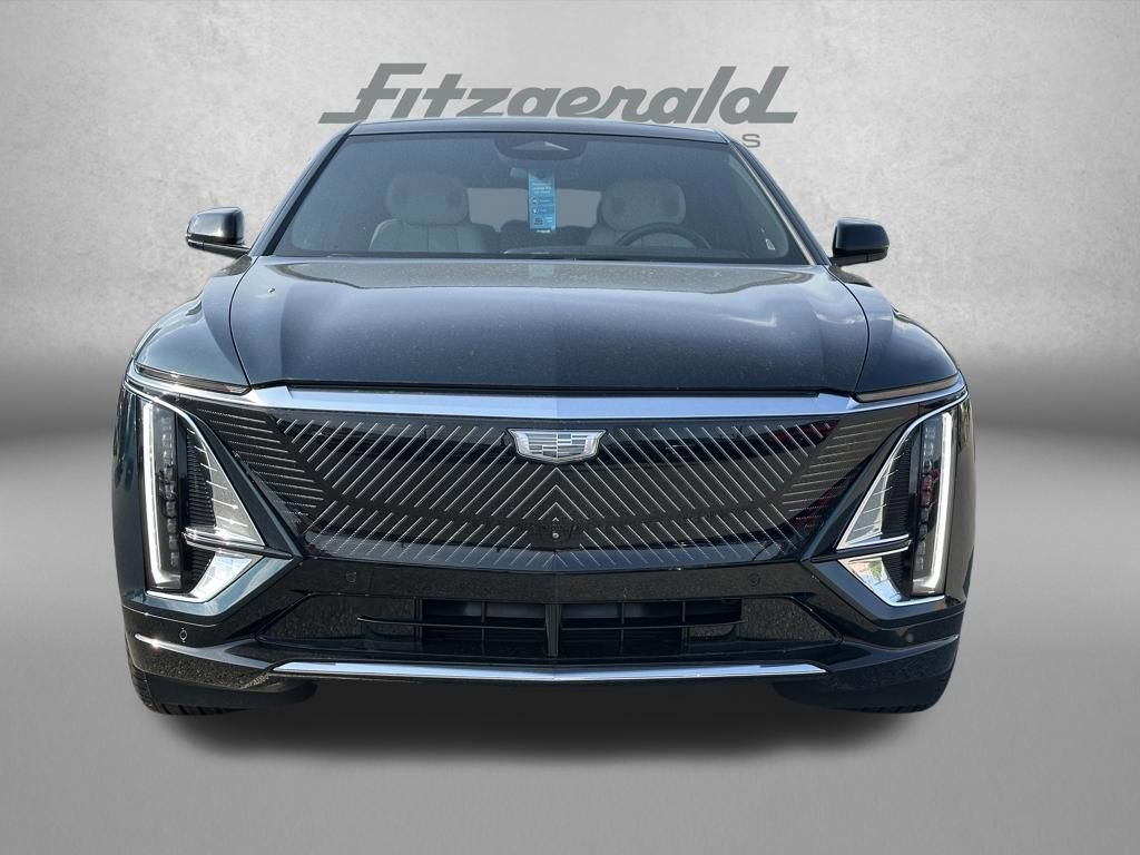 New 2024 Cadillac Lyriq Luxury RWD image 3