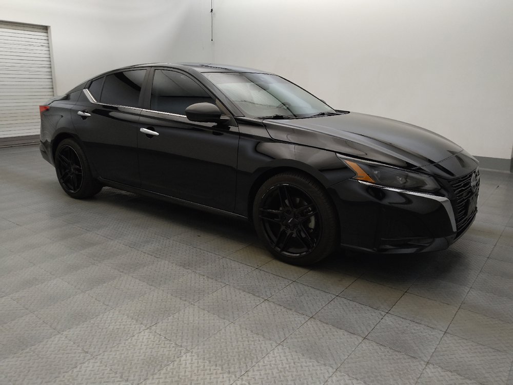 Used 2025 Nissan Altima 2.5 S FWD image 11