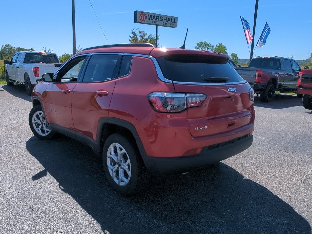Used 2025 Jeep Compass Latitude AWD/4WD image 27
