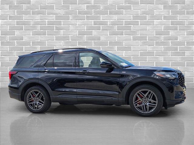 Certified 2025 Ford Explorer ST-Line w/ ST-Line Street Pack AWD/4WD image 4