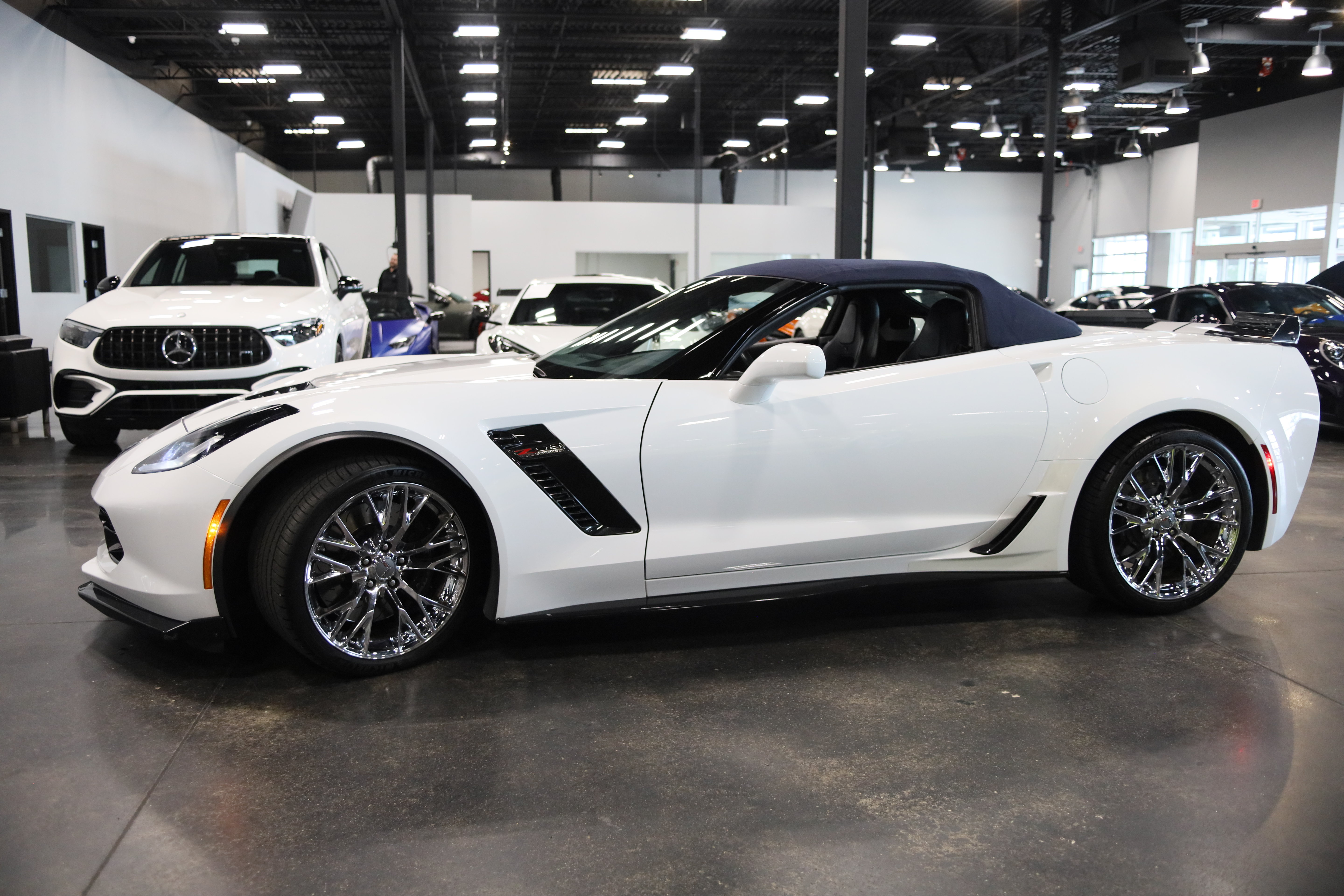 Used 2016 Chevrolet Corvette Z06 w/ 3LZ Preferred Equipment Group RWD image 12