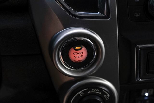 Used 2016 Nissan Titan SL AWD/4WD image 22