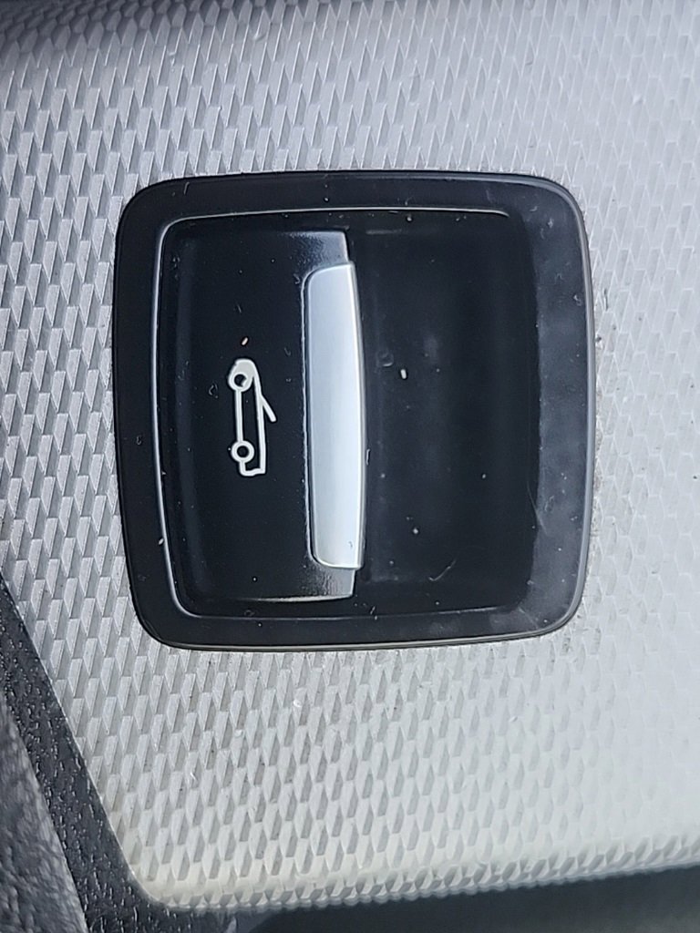 Used 2018 BMW M240i xDrive Convertible image 32